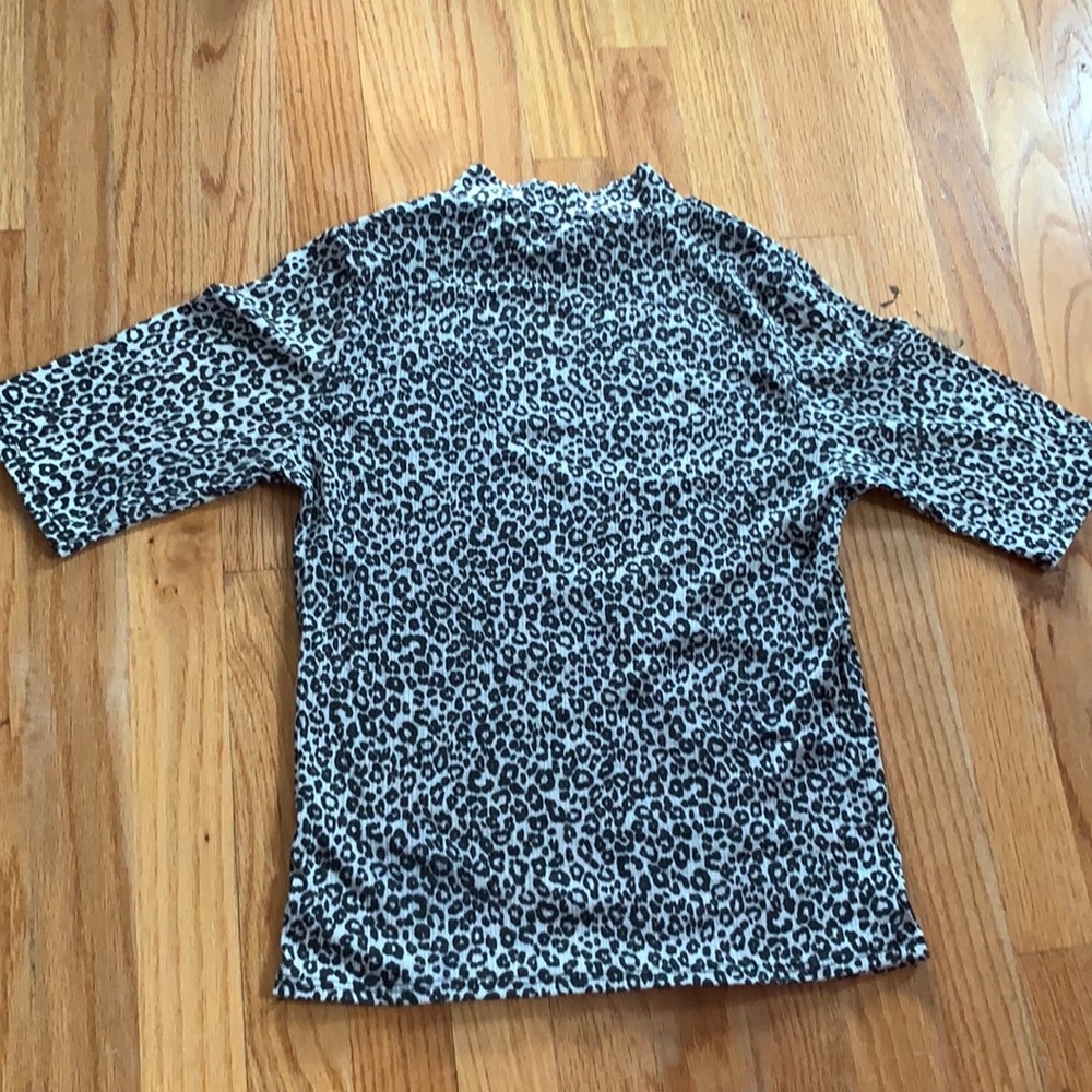 Quarter Sleeve B&W Cheetah Fitted Top